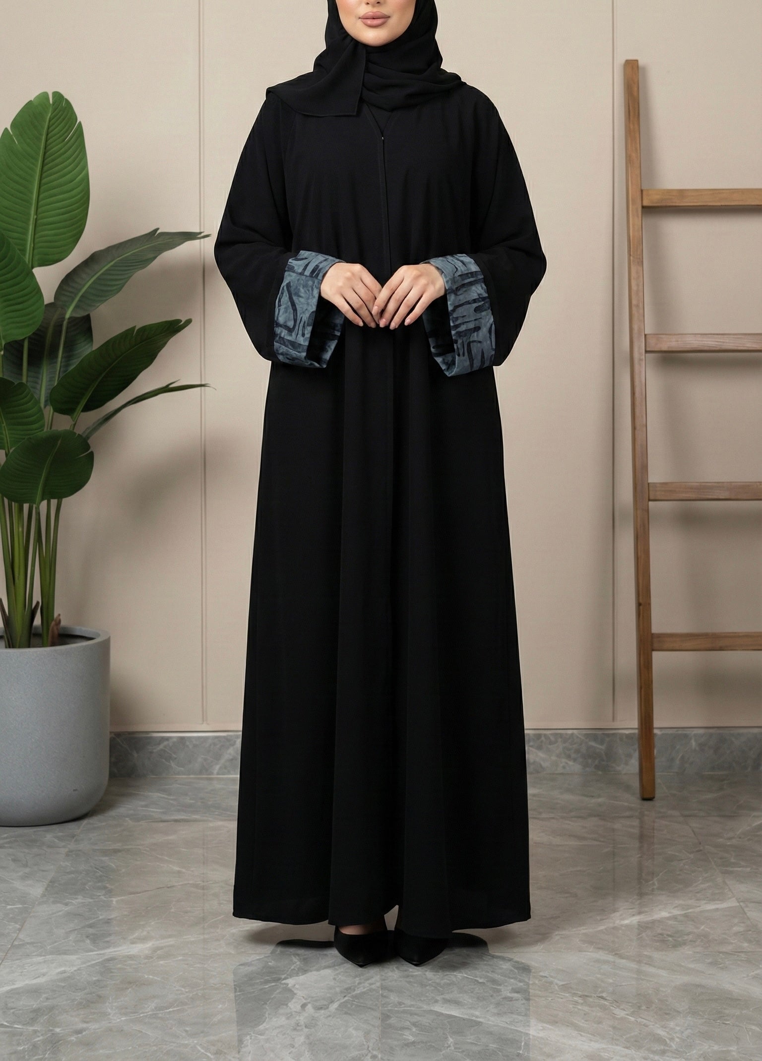 عباية أمواج بقصة دبل كلوش واسعة من كريب ملكي كوري أصلي بانسيابية فاخرة وإطلالة أنثوية راقية